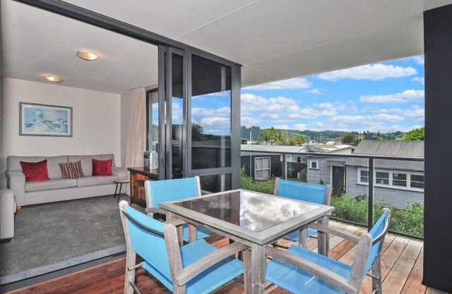 Spectacular Apartment with Spa pool, Heated Swimming pool, Private Decks & some
