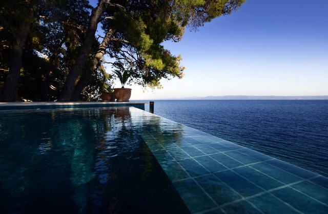 Spectacular Beachfront Brac Villa | 6 Bedrooms | Villa Selca Violet | Magnificent Views of The Adriatic Sea & Heated Pool | Selca