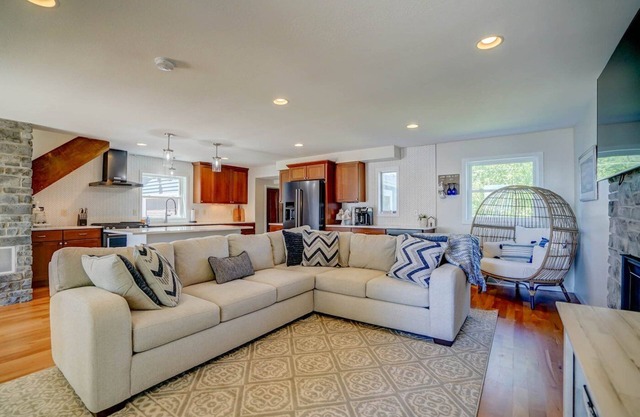 Spectacular Lakefront Home w/ Sandy Beaches, Pier and Firepit