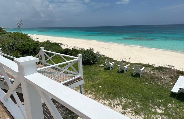ESPECTACULAR FRENTE DE PLAYA DE 4 HABITACIONES: ¡la mejor ubicación en la MEJOR PLAYA! - 2 Master Suites!