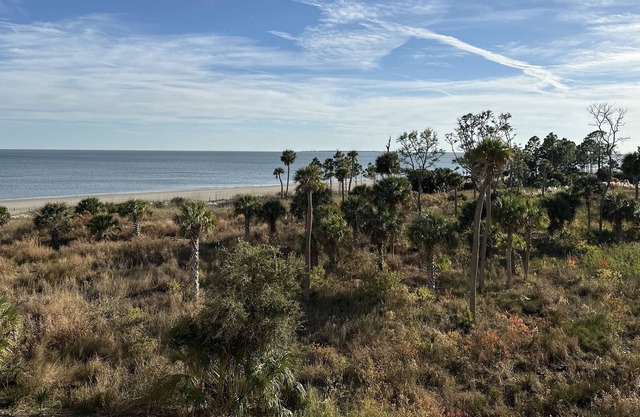 Condominio de lujo en el océano, hermosas vistas, alojamiento elegante. Land Trans Incluido