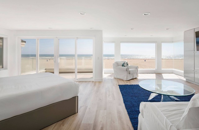 Crystal's Palace a Luxury Coastline Home!