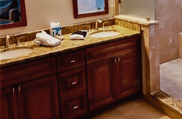 Spice Bush at Hilton Head Island is close to Harbour Town and Sea Pines.