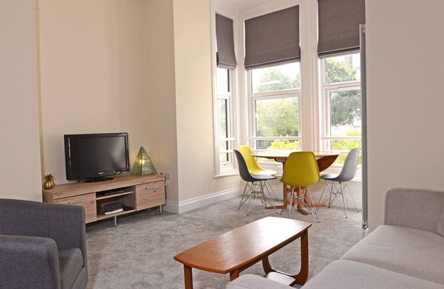 Precioso apartamento de 2 camas con acceso suave a la rampa en el centro de Eastbourne
