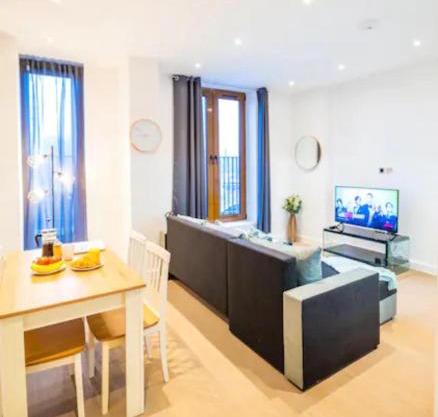 St Albans Train Stati-High Street-Business-Leisure