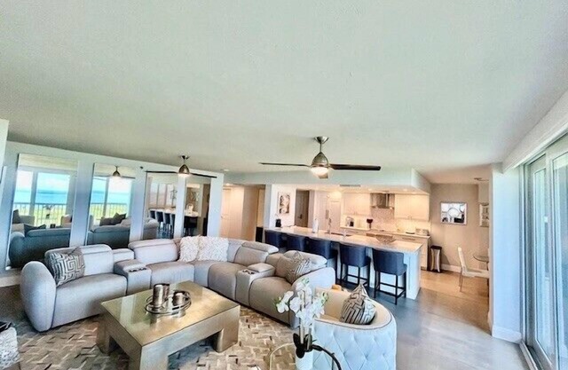 ¡Que vista! Vistas desde esta unidad de piso 20 totalmente renovada !!