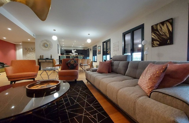 St. Moritz Edward's Penthouse