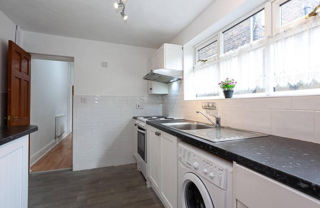 Stay Comfortable-city Centre-spacious 4 Bed House!