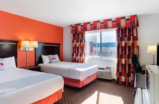 Stay In Relaxing Room With Free Parking Near Boot Hill Museum