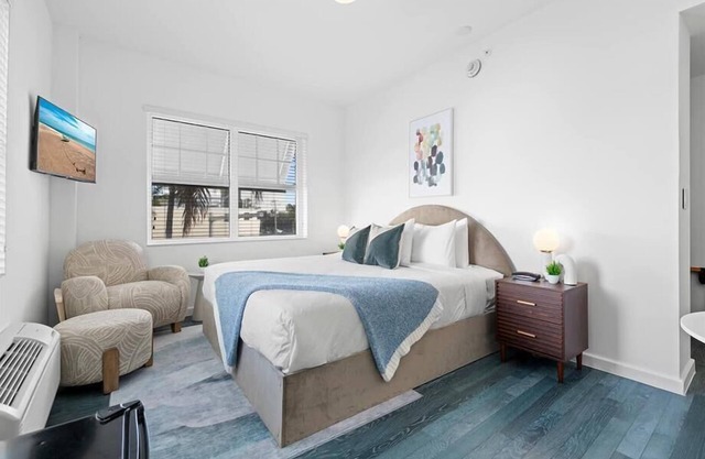 Stay nr Lincoln Road & New World Center | South Beach