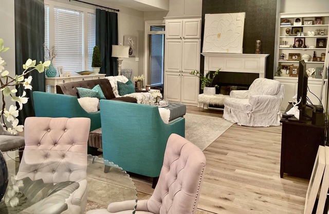 Stay with Brenda….Beautiful home with private room & bath…patio Gourmet kitchen