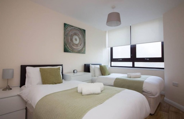 Stayzo Castle Point 6 Apartment - Premier Lodge