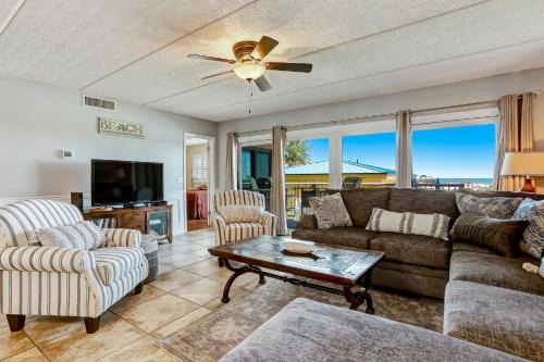 Steps to Oceanside Condo