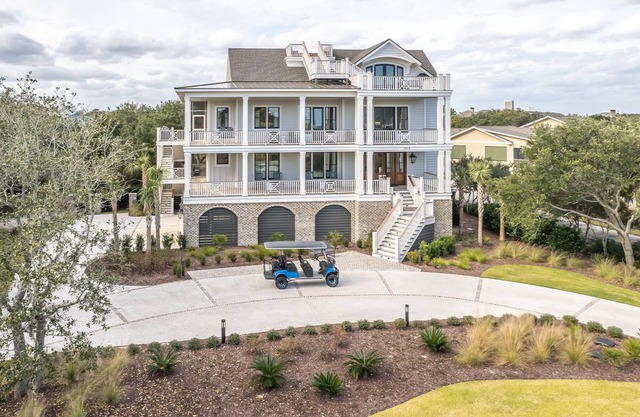 Second-Row Retreat with Pool, Outdoor Cooking Area, and Ocean Views