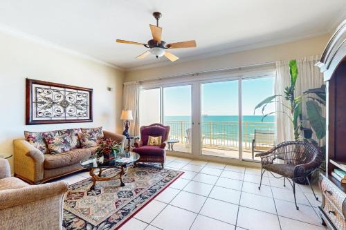 Sterling Beach 904