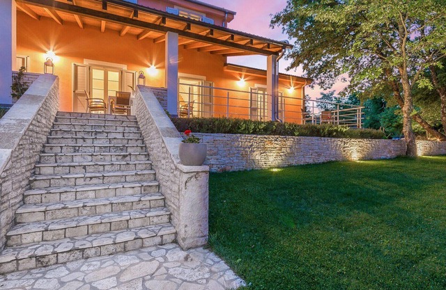 Stone Villa Tre Colonne, in Istria, with a Pool