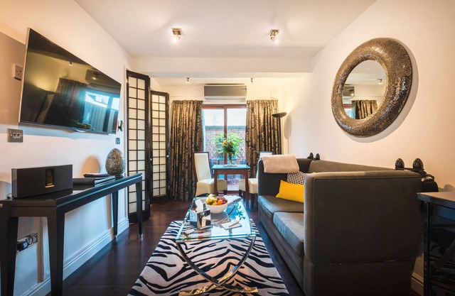 Strozzi Palace Suites by Mansley