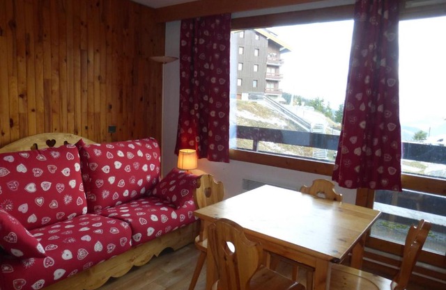 Studette pour 2 personnes à Méribel Mottaret, au pied des pistes - FR-1-411-465