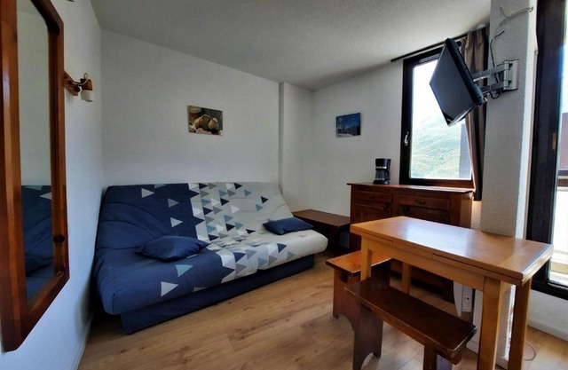 Studio 3 personnes avec balcon aux Menuires, ski aux pieds - FR-1-452-50