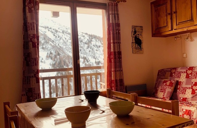Studio 4 people Valmenier 1800, foot of the slopes, exceptional view