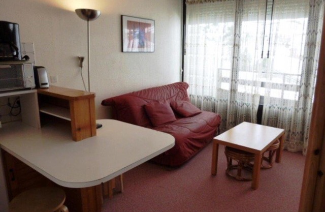 Studio 4 pers avec balcon sur les pistes, parking gratuit, casier à skis et kitchenette aménagée - FR-1-602-32