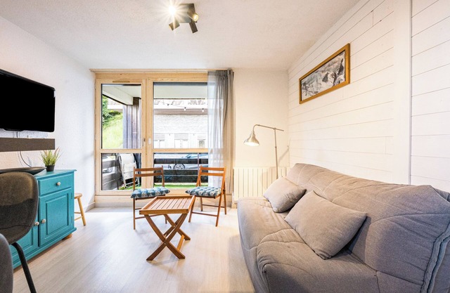 Apartamento estudio 'Skis Aux Pieds' con vistas a la montaña, balcón y Wi-Fi