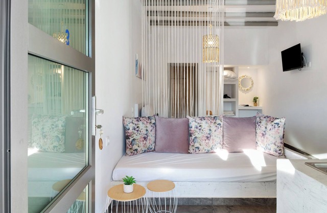 Estudio 'Calm Suites Kythnos 1' con vistas al mar, Wi-Fi y aire acondicionado