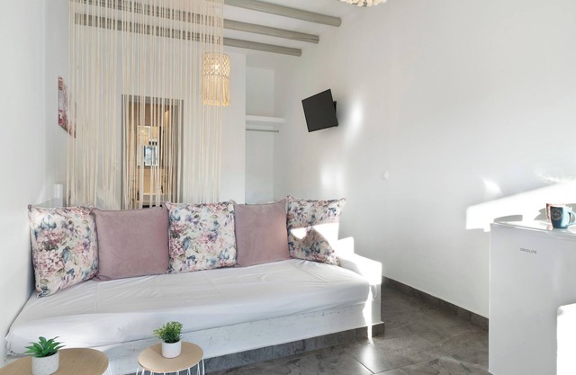 Estudio 'Calm Suites Kythnos 2' con vistas al mar, Wi-Fi y aire acondicionado