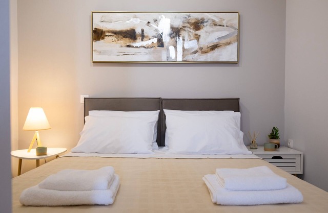 Apartamento estudio 'Mella Roa Amar' con terraza compartida, Wi-Fi y aire acondicionado.