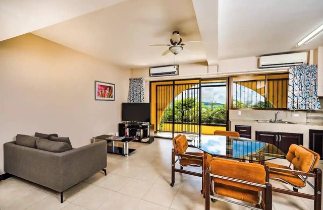 Studio Apt. 5-mins Walk from Flamingo Beach! ★★★★★