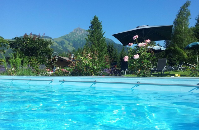 El paraíso cerca de Kitzbühel - Apartamento Alpenröslein en el jardín del hotel Rosenhof