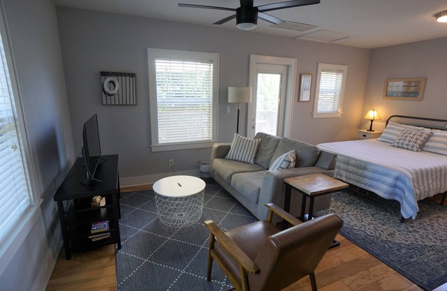 Nuevo: Estudio Loft tranquilo cerca del centro de St Pete