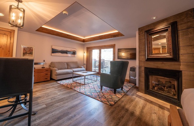 Studio Efficiency Unit With Balcony Over Mountaineer Square 1 Bedroom Condo - No Cleaning Fee! by RedAwning