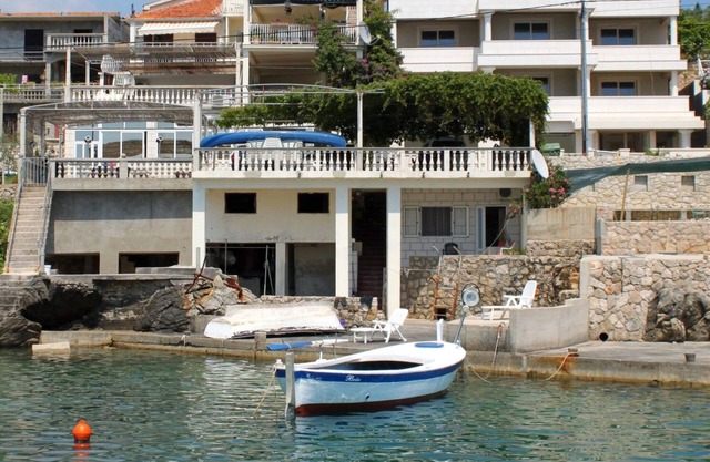 Apartamento-estudio en la playa Molunat, Dubrovnik (AS-2138-a)