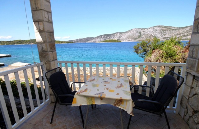 Apartamento-estudio en la playa Kneza, Korcula (AS-9166-a)