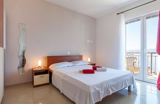 Apartamento-estudio con balcón y vista al mar Stanici, Omis (AS-17894-a)