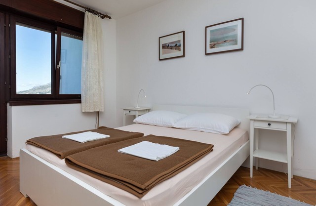 Apartamento-estudio con balcón y vista al mar Nemira, Omis (AS-2828-a)