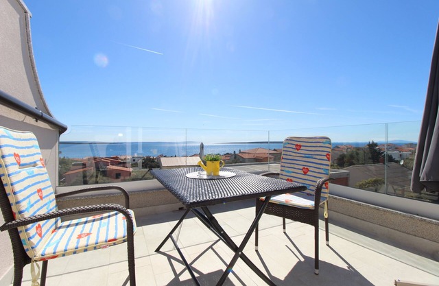 Apartamento-estudio con terraza y vista al mar Mandre, Pag (AS-6309-a)