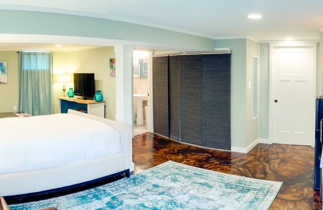 Studio Guest Suite con entrada independiente, patio, decoración elegante y + comodidades