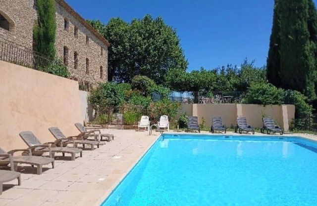 Studio in VIENS for 2 people in the countryside with swimming pool