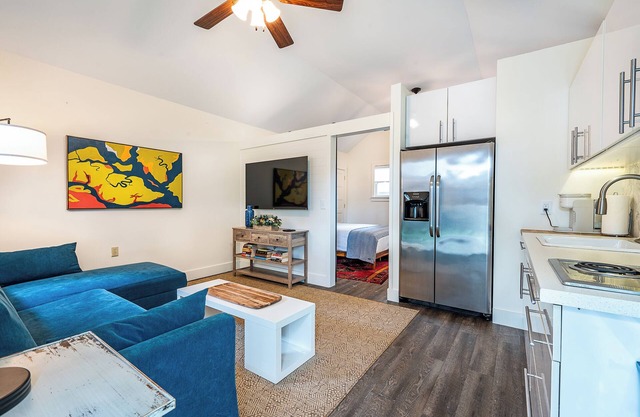 Cosy Meets Modern Near Shem Creek - Cerca de las playas y del centro
