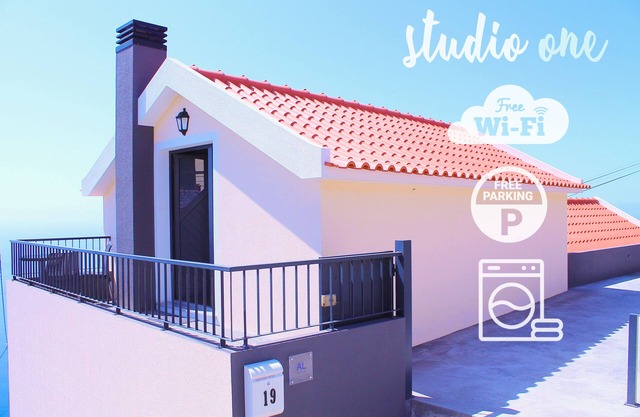 Studio One | Los Simpsons | Perfect Budget Couple's Retreat con Free WIFI
