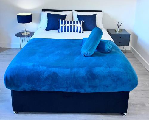 Studio Sleeps3- CloseTo OldTrafford - WhP- o2