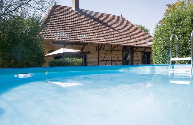 Casa de vacaciones privada con WIFI, piscina privada, TV, terraza, mascotas permitida, aparcamiento