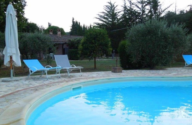 Estupenda casa de vacaciones privada con piscina privada, WIFI, TV, mascotas permitida, aparcamiento