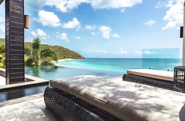 Stunning 4-Bedroom Villa with Gym and Caribbean Sea Views