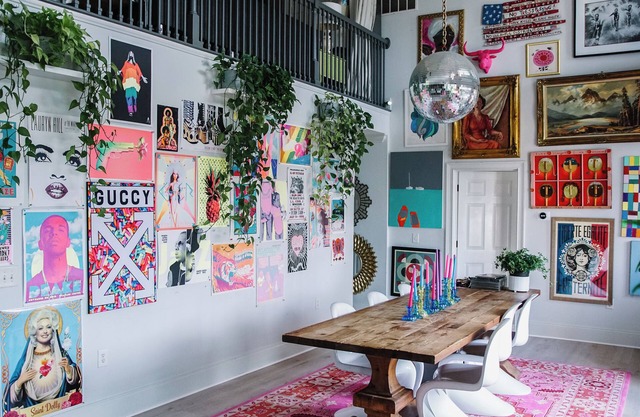 Stunning, cozy, glamorous penthouse walkable to restaurants and shops