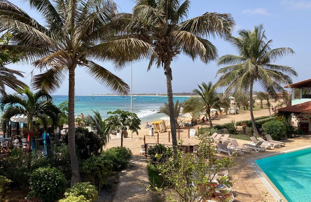 Impresionantes apartamentos en primera línea con impresionantes vistas de la playa de arena blanca