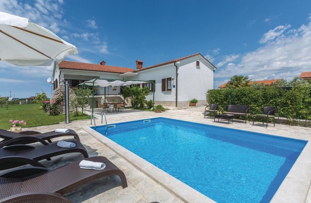 Impresionante casa en Brtonigla con.