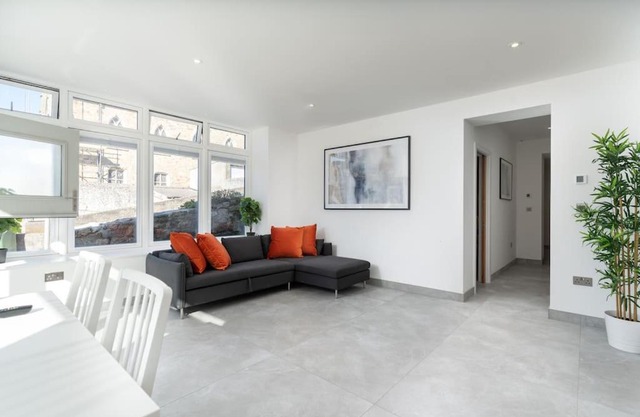Stunning new 1 bed apartment in Marazion.